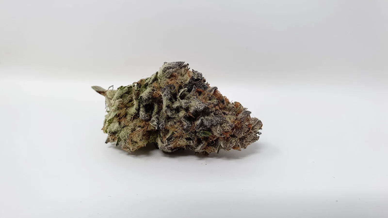 Strawpicanna cannabis flower from the original UK review archive.